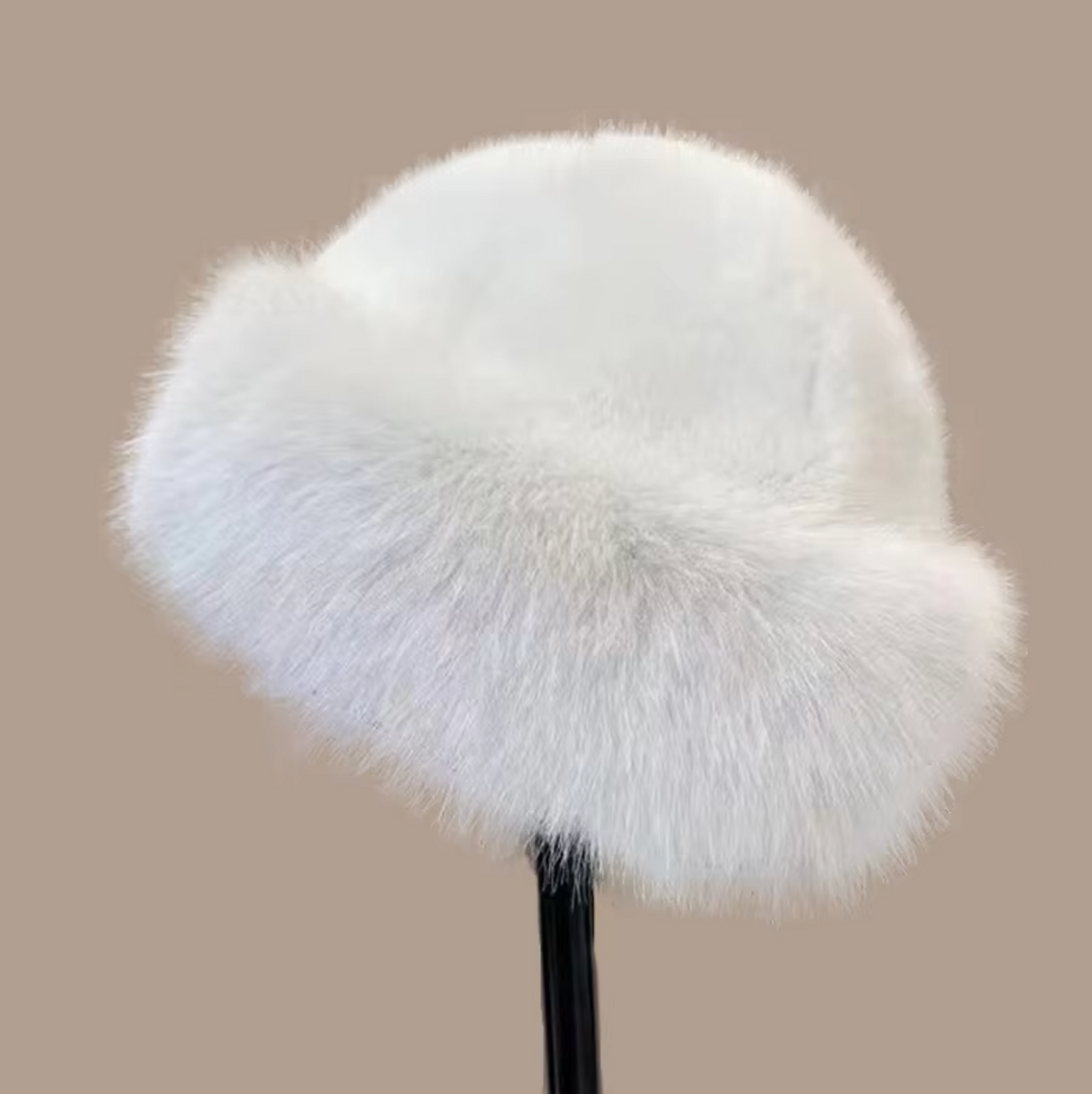 April - Chapeau Élegant en Fourrure Premium