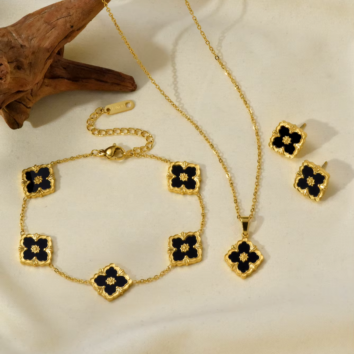 Collier Porte Bonheur Plaqué Or