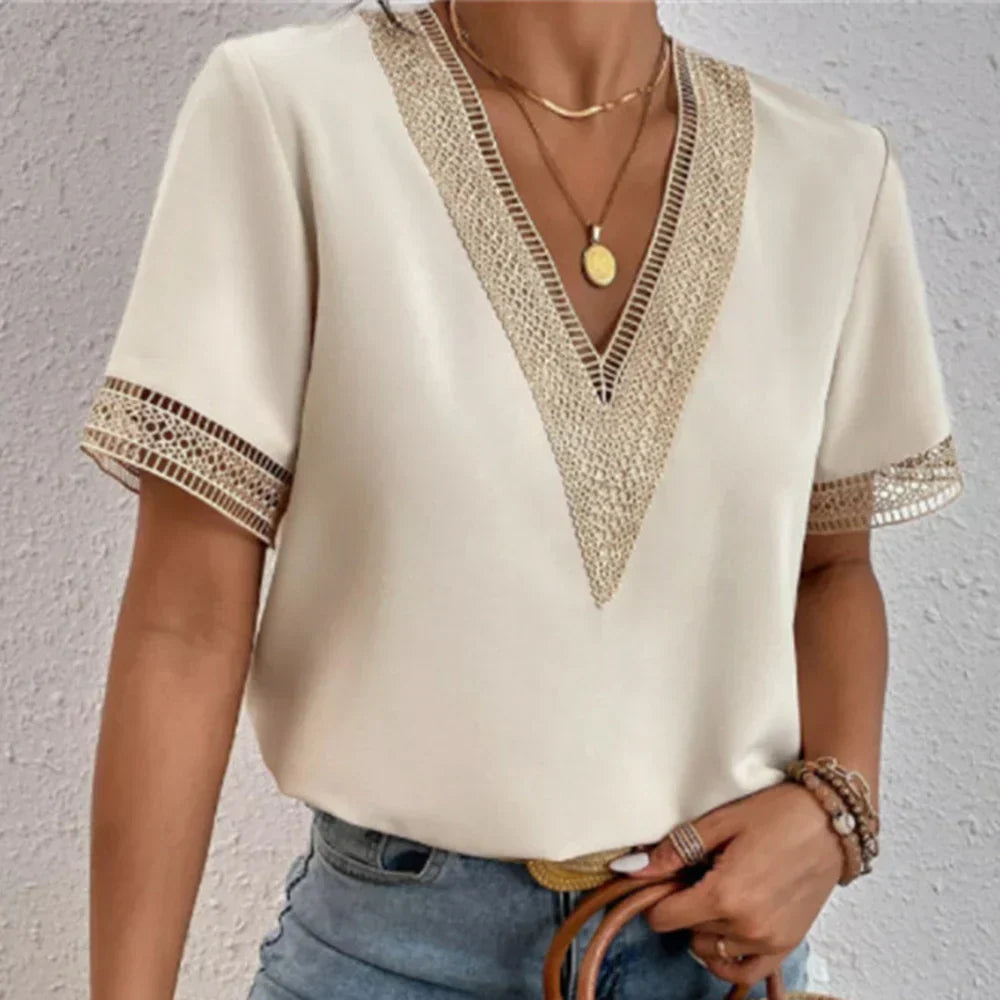 Juliette - Elegant Bomuldsbluse med Blondedetaljer