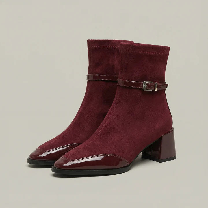 Esmée - Élégantes Bottines en Daim Détails Vernis