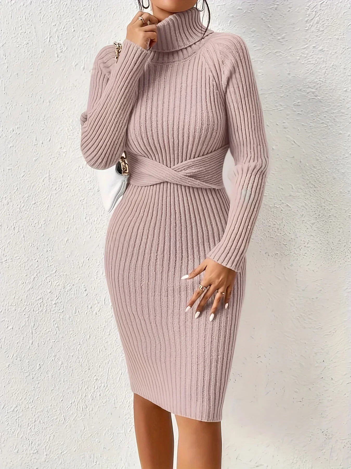 Jordyn - Robe Pull Col Roulé Cintrée en Maille