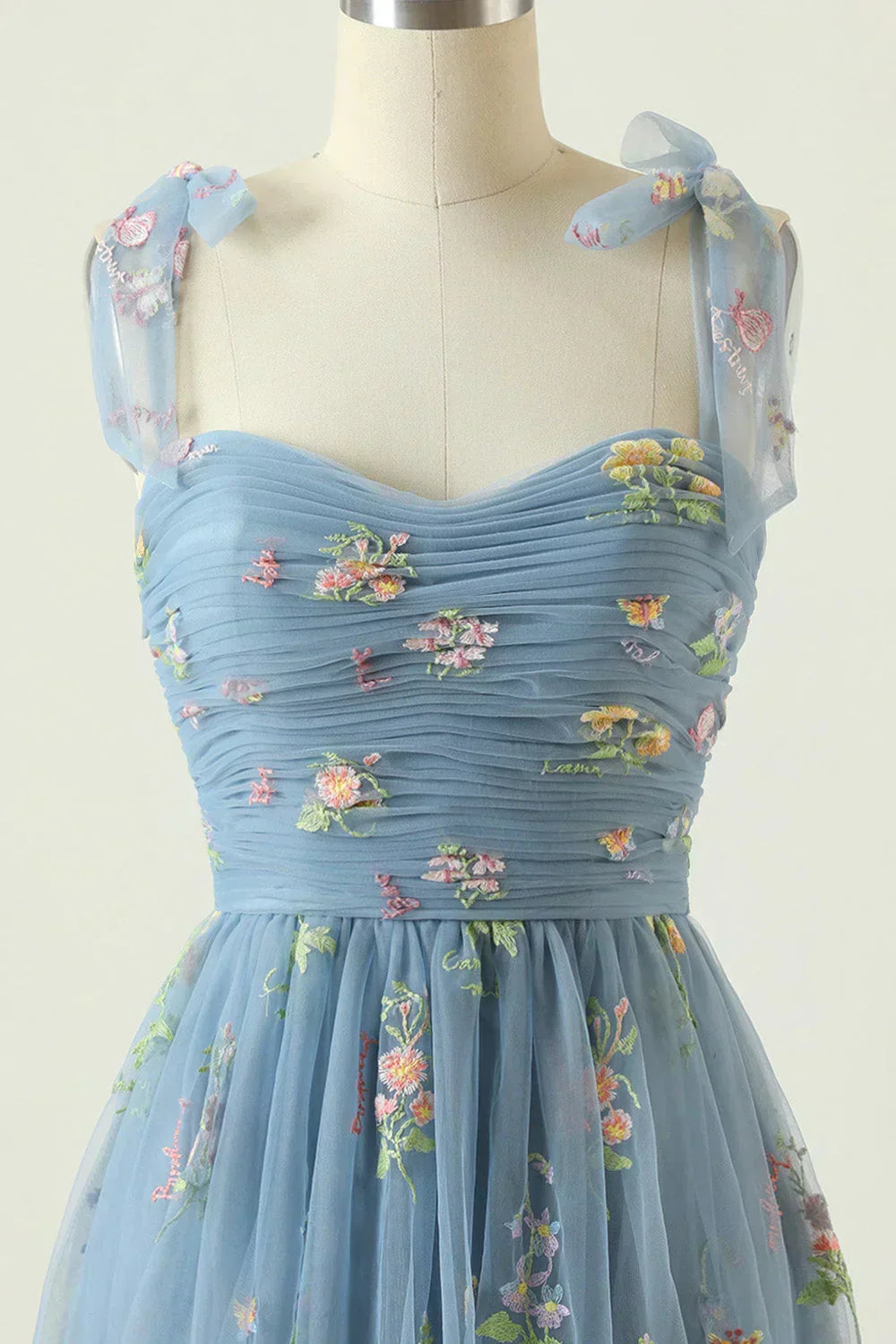 Aurora - Robe de Bal en Tulle Brodée Haut de Gamme
