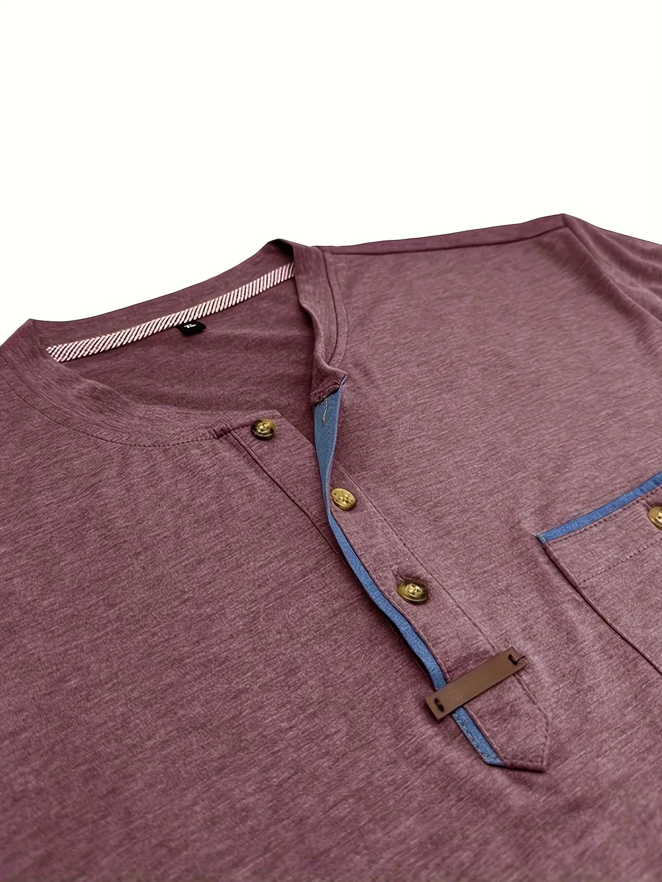 Eusébio - Elegant T-Shirt med Knapper og Lomme