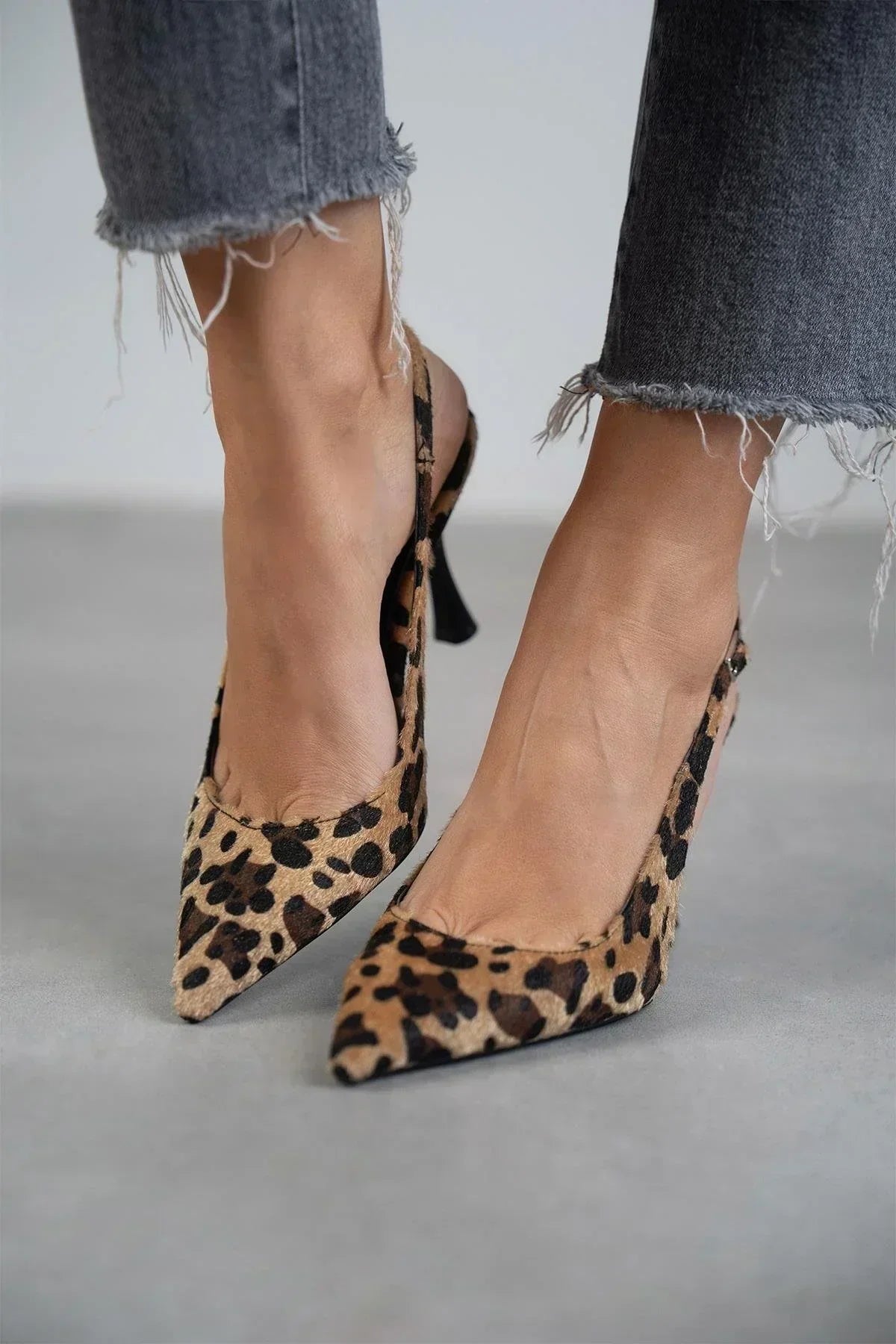 Margette - Zapatos de Tacón con Cunta Leopardo de Ante