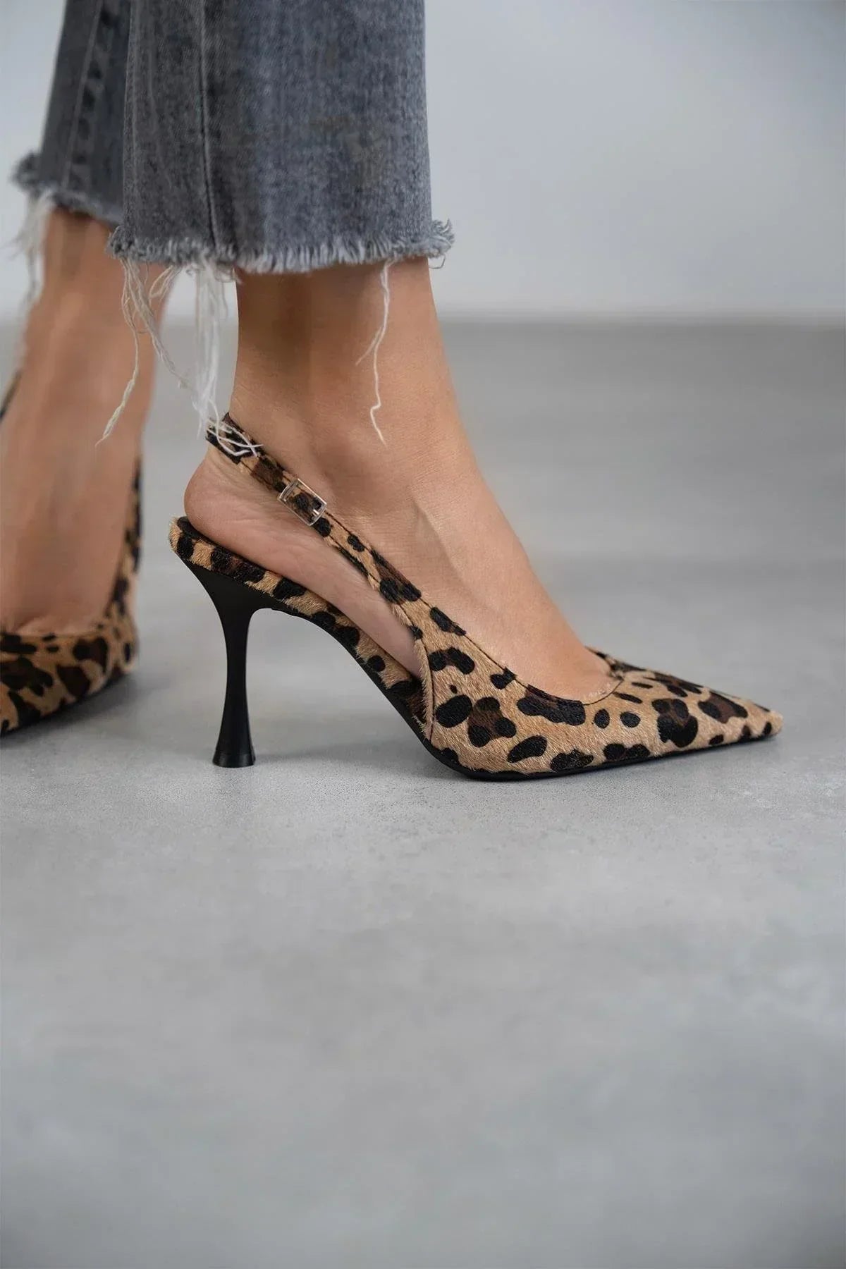 Margette - Semišové Leopardie Lodičky so Špicatou Špičkou