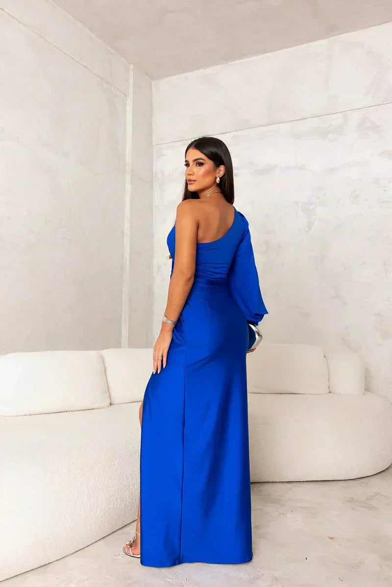 Marisol - Elegantné Asymetrické Večerné Šaty zo Saténu
