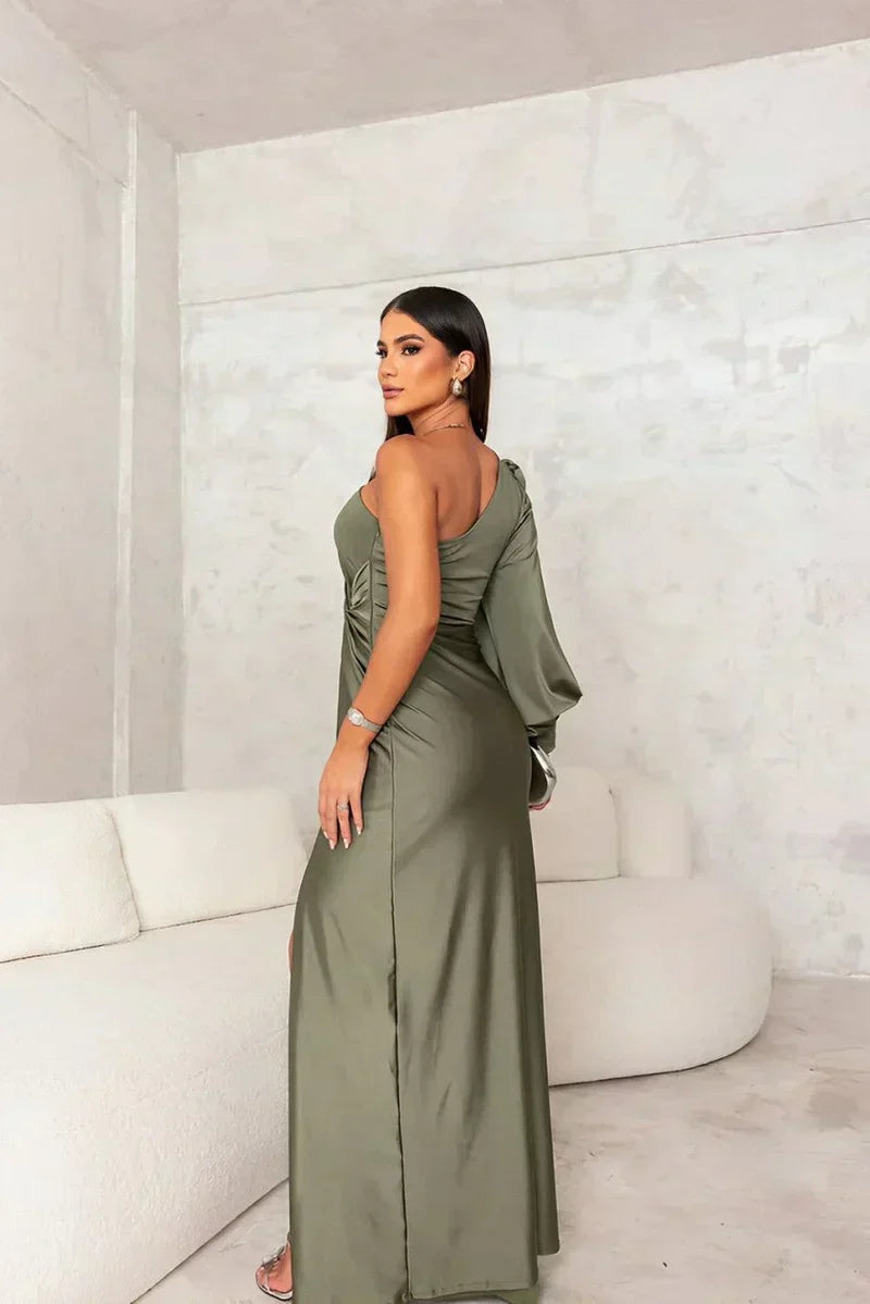 Marisol - Elegantné Asymetrické Večerné Šaty zo Saténu