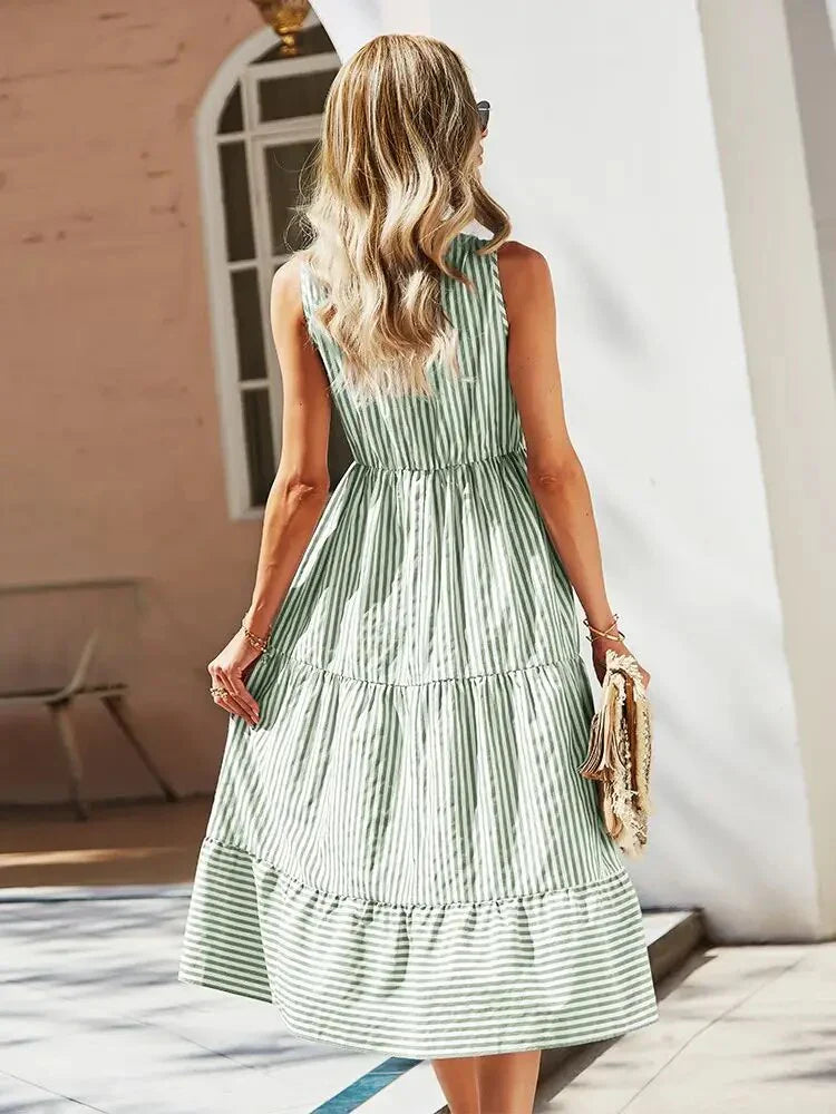 Yde - Rozšírené Bavlnené Šaty s Pruhmi a Volánmi
